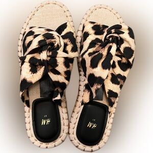 H&M Size 6 NWT Women’s Leopard (cheetah) Sandals/ New Shoes/ Slip-On Flats